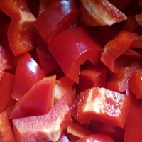 Sarkanā paprika: šķirnes, uzturvērtība un izmantošana virtuvē